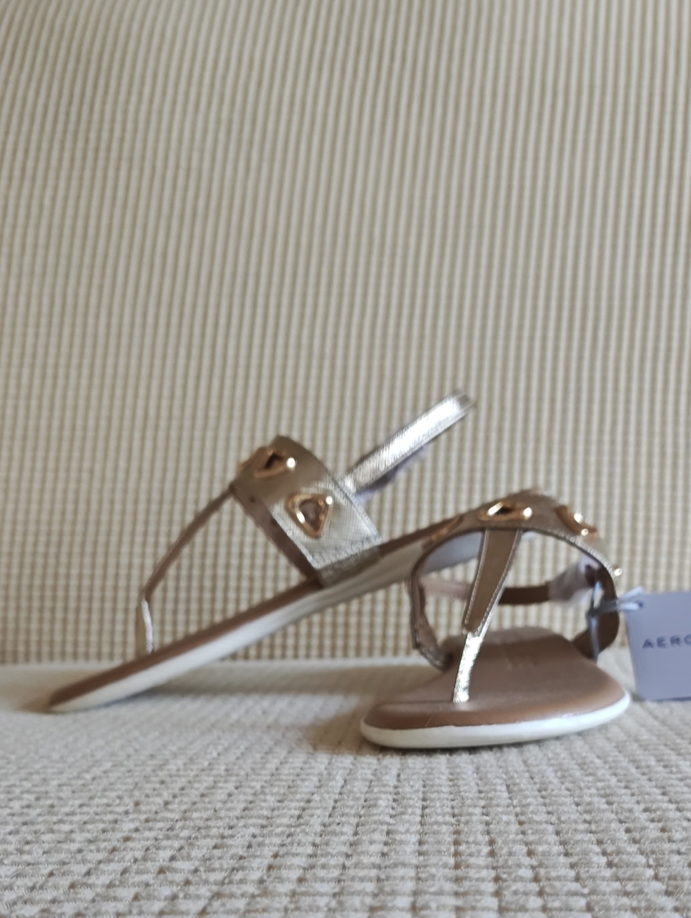 AEROSOLES Metallic Gold Heart Accent Thong Sandals